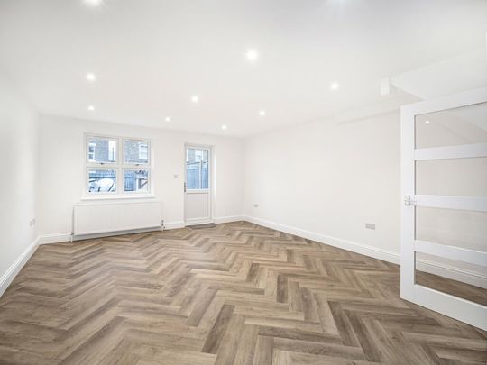 Room in a Shared House, London, SE27 - Photo 1