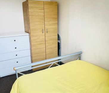 1 bedroom in a house share to rent - Photo 6