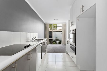 Unit 6/5 Northampton Place, South Yarra. - Photo 3