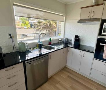 Welcome Home!!! And Garden Maintenance Is Incl... - Photo 2