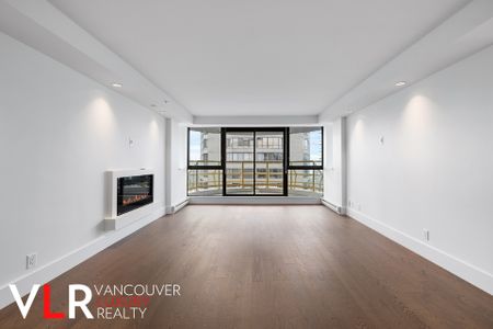 Condo in Downtown Vancouver, BC - Photo 2