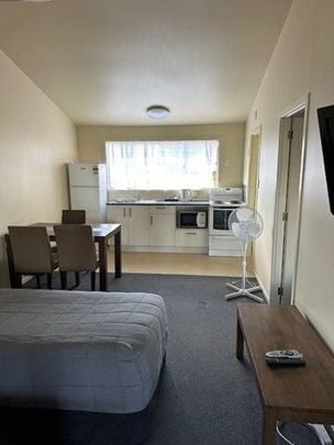 1BR Unit in Central Otahuhu - Photo 1