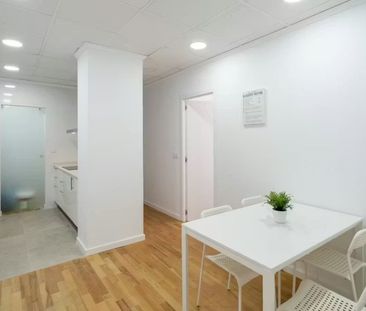 Carrer del Forn de l'Hospital, Valencia, Valencian Community 46001 - Photo 6