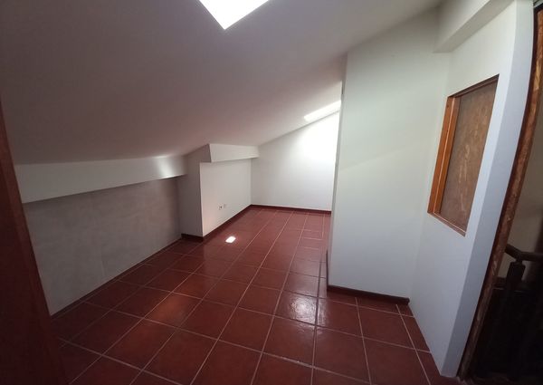 3+1 bedroom flat with balconies in Esgueira!