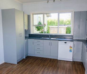 PRIVATE & COMFORTABLE - Photo 5