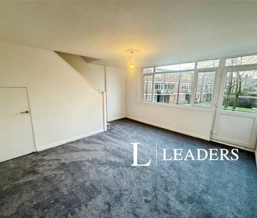 3 bedroom house to rent Princes Square, Stoke-on-Trent, Staffordshi... - Photo 1