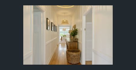 Charming Cottage in the Heart of Berry - Photo 2