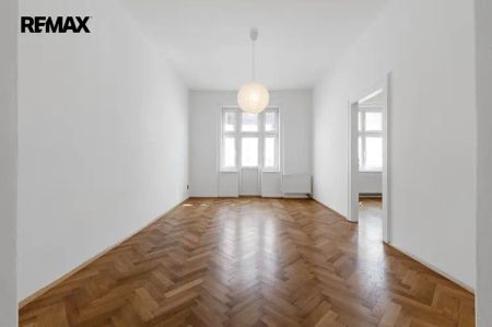 Bydlení u Palmovky s atmosférou klasické Prahy - Photo 2
