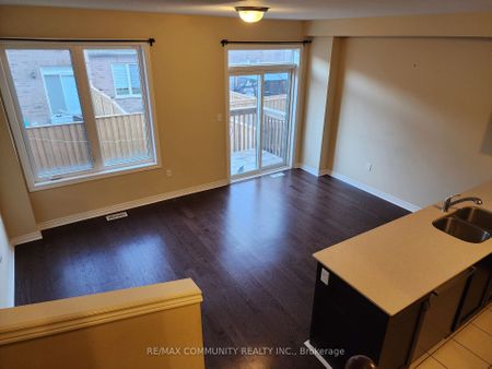 Townhouse For Lease | W8113406 - Photo 2