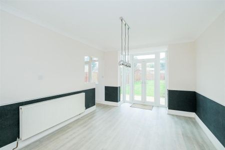 3 bedroom semi-detached house to rent - Photo 4