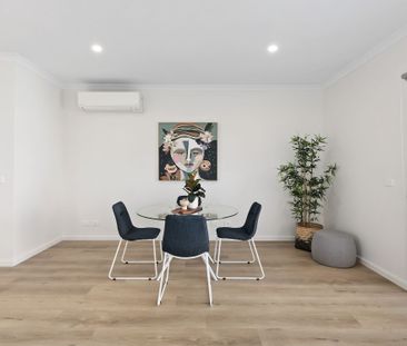 Air- conditioned Main Bedroom Park fronted 4 bedroom Masterpiece - Photo 6