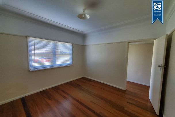 9 Bradshaw Avenue, 2170, Moorebank Nsw - Photo 1