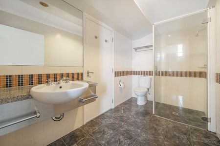 4.5 Star Hotel, Top Floor Fully Furnished Apartment - Photo 2