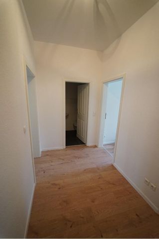 * frisch renoviert * 2-Raum Wohnung mit Balkon in guter Lage * - Photo 5