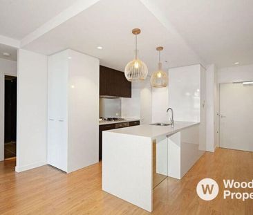 Large Two Bedroom Apartment In Fantastic Location!!! - Photo 2