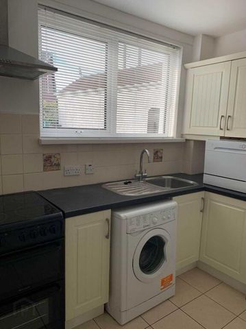 4 Woodlawn, Carrickfergus, BT38 8PU - Photo 4