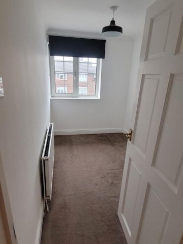 3 bedroom terraced house to rent - Photo 3