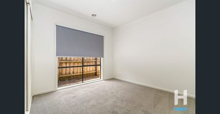 Spacious 3-Bedroom Home with Two Living Zones - Photo 4