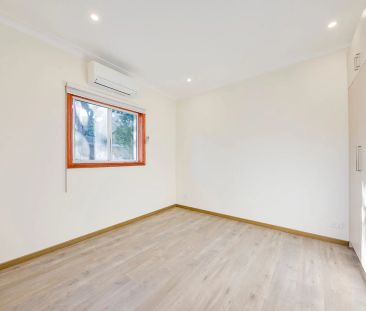 Charming One-Bedroom Granny Flat in Quiet, Convenient Location - Photo 1