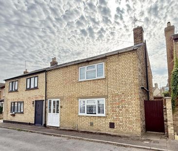 3 bedroom semi-detached house to rent - Photo 1