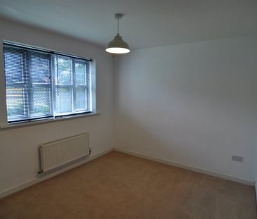 1 bed Apartment - To Let - Photo 2