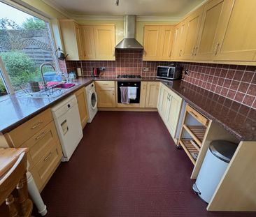 3 bedroom semi-detached house to rent - Photo 5