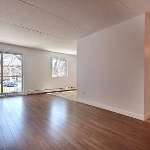 TRÈS GRAND 4 ½ -RÉNOVÉ LIMOILOU - 1245$/MOIS (CHAUFFÉ-EAU CHAUDE) - À PARTIR DE OCTOBRE OU NOVEMBRE - Photo 2