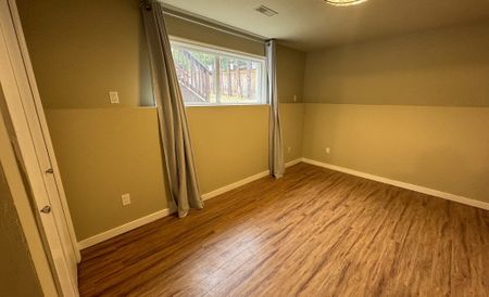 3788 Howden Drive – Lower - Photo 3