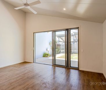 Modern Villa in Over 55's Complex! - Photo 1