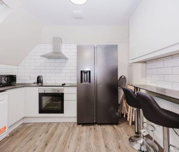 9 bedroom flat share to rent - Photo 4