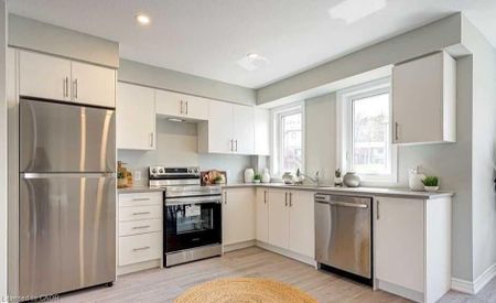 281 Chapel Hill Drive – Kitchener, Ontario - Photo 2
