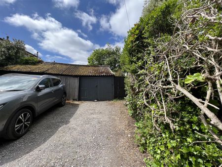 Farr Hall Drive, Lower Heswall - Photo 3