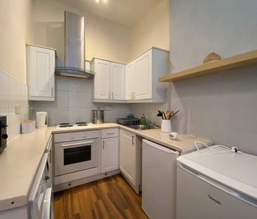 1 Bedroom Property To Rent - Photo 2