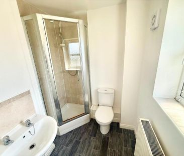 3 bedroom semi-detached house to rent - Photo 6
