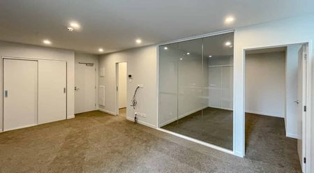 Near New & Beautiful - Photo 4