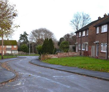 3 bedroom semi-detached house to rent - Photo 2