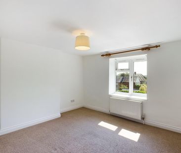 2 bedroom semi-detached house to rent - Photo 5