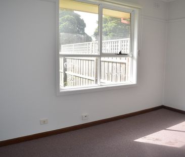 4 Collins Street, Heidelberg Heights - Photo 1