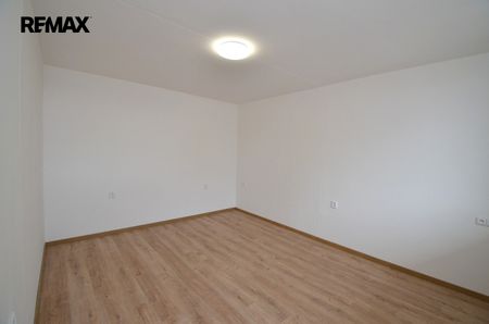 Pronájem bytu 1+1 38 m² - Fotografie 4