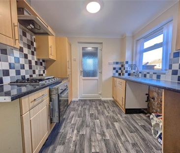 3 bedroom semi-detached house to rent - Photo 4