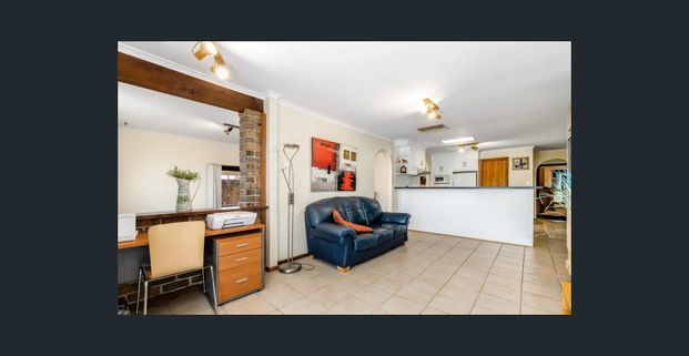 Spacious Family Home in a Quiet Cul-de-Sac - Photo 1