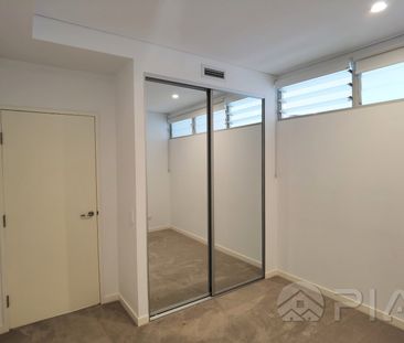 Modern 1-Bedroom Apartment – Canterbury’s Best Location! - Photo 6