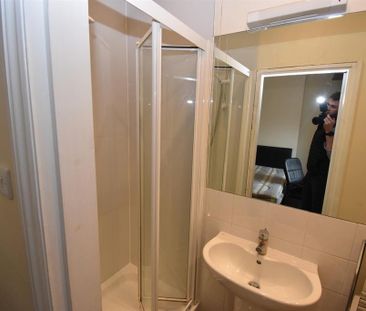 6 bedroom house to rent - Photo 2