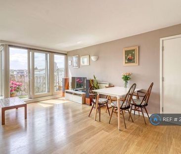 2 bedroom flat to rent - Photo 2