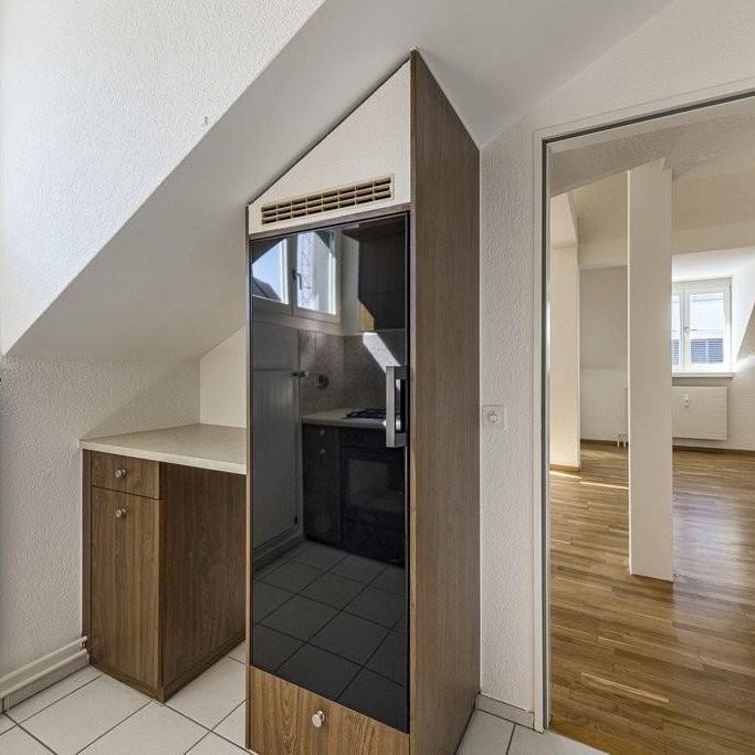 Altbauwohnung in der Nähe des Rheinufers - Photo 1