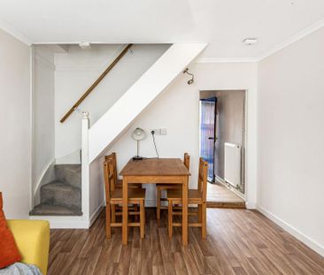 2 bedroom terraced house to rent - Photo 2