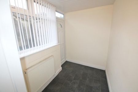 2 bedroom end of terrace house to rent - Photo 2