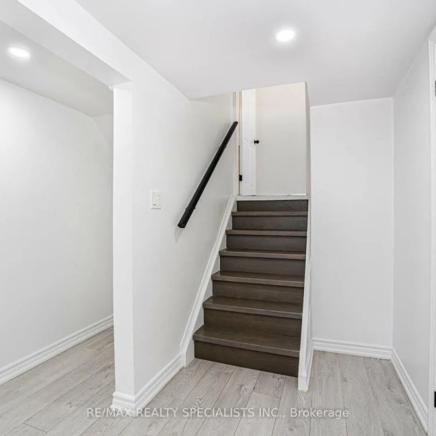 853 BEM AVENUE - Photo 1