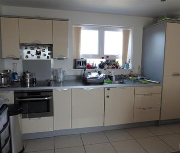 2 bedroom apartment to rent - Photo 4