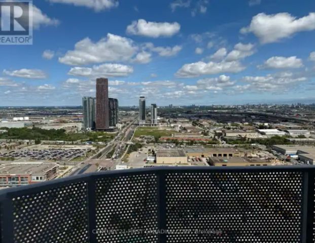 D-3705 - 28 INTERCHANGE WAY N | D-3705 - 28 INTERCHANGE WAY N, Vaughan - Photo 1